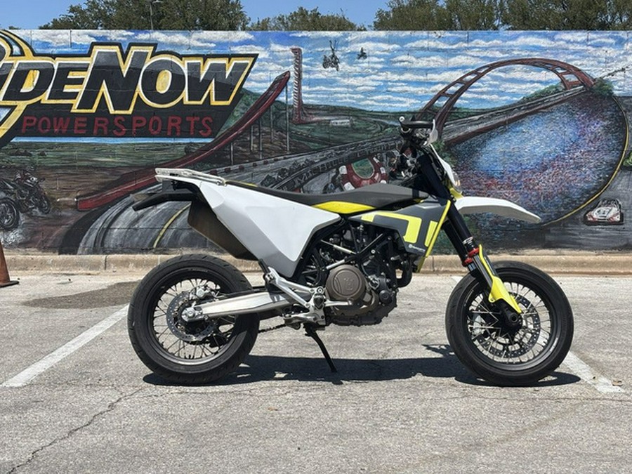 2020 Husqvarna Supermoto 701