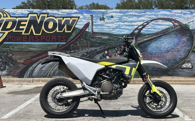2020 Husqvarna Supermoto 701