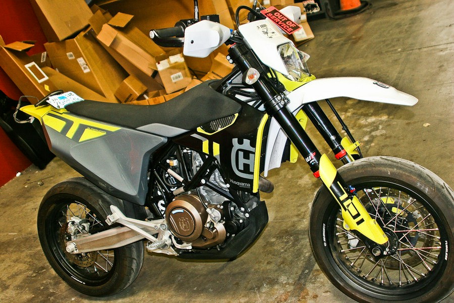 2023 Husqvarna® Supermoto 701