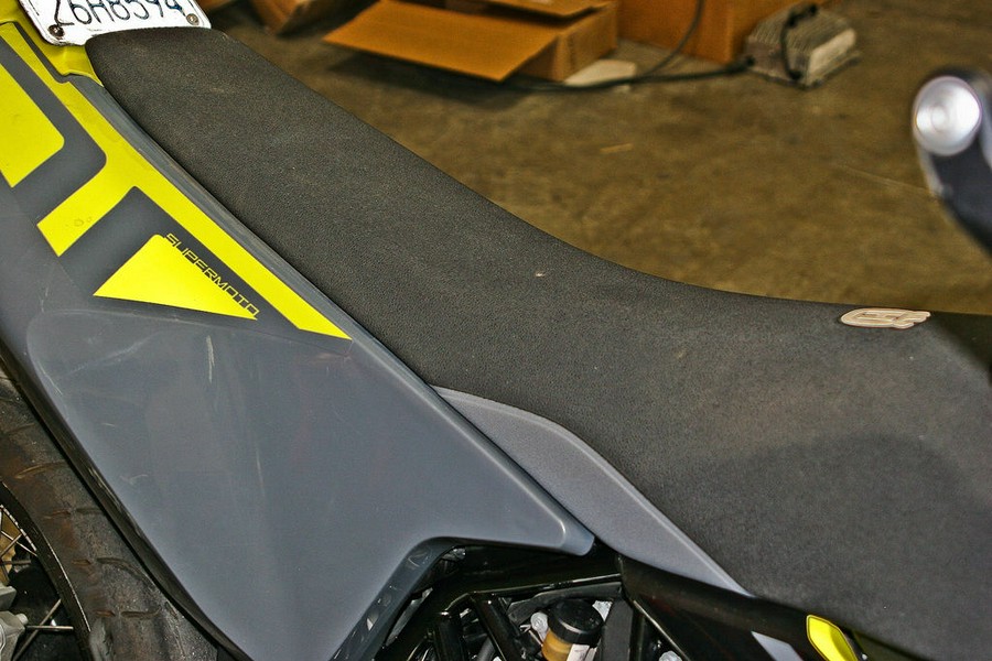 2023 Husqvarna® Supermoto 701