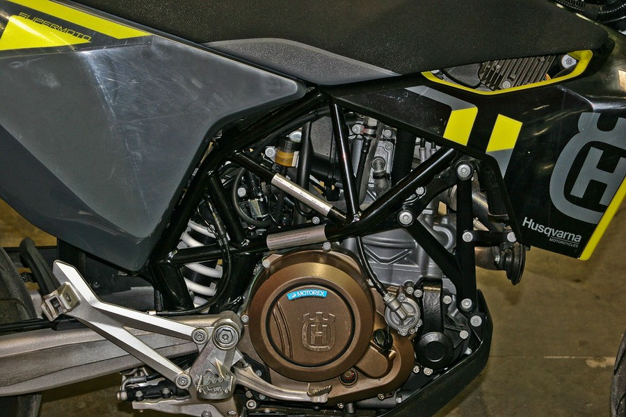 2023 Husqvarna® Supermoto 701