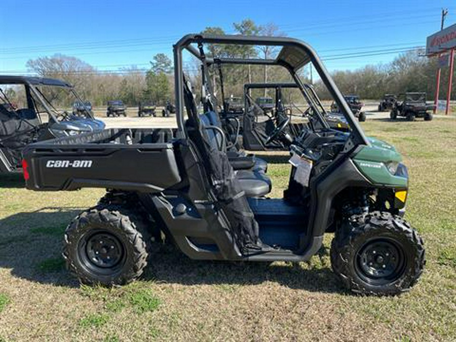 2024 Can-Am Defender DPS HD7