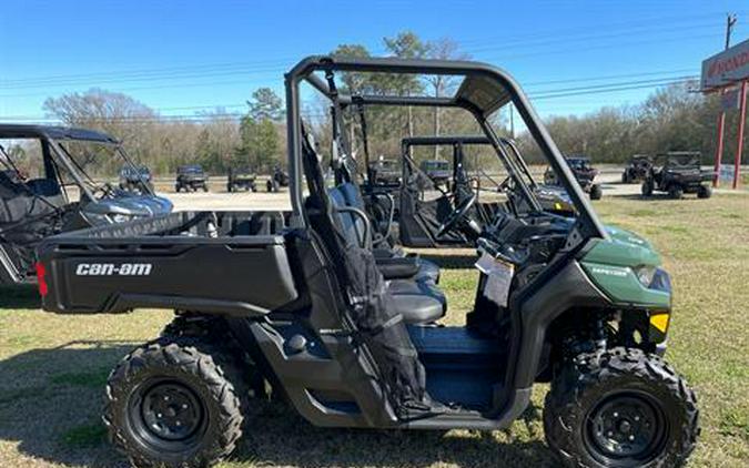 2024 Can-Am Defender DPS HD7