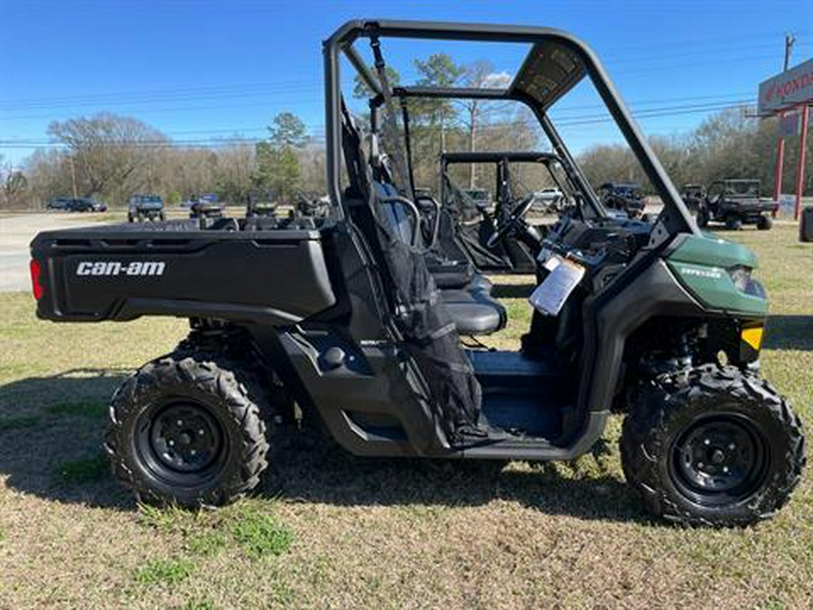 2024 Can-Am Defender DPS HD7