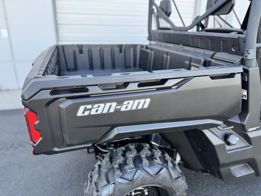 2025 Can-Am® Defender MAX HD9