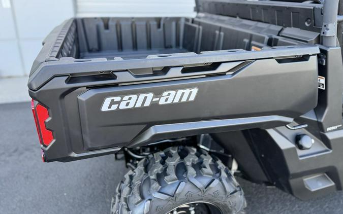 2025 Can-Am® Defender MAX HD9