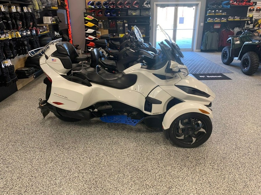 2018 Can-Am SPYDER RT 1330 ACE SE6