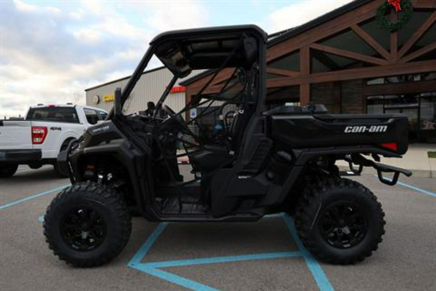 2026 Can-Am Defender XT HD11 with 10.25 in. touchscreen display