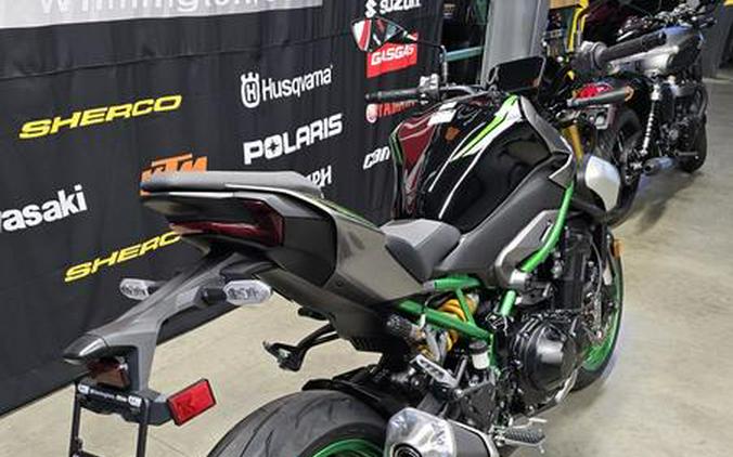 2025 Kawasaki Z900 SE ABS