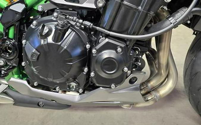 2025 Kawasaki Z900 SE ABS