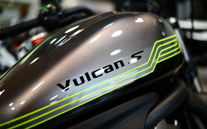 2026 Kawasaki Vulcan S ABS Metallic Graphite GrayMetallic Spark Black