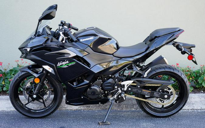 2024 Kawasaki Ninja® 500