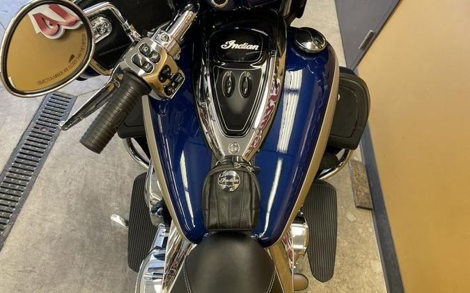 2019 Indian Motorcycle® Chieftain® Classic Deep Water Metallic / Dirt Track Tan