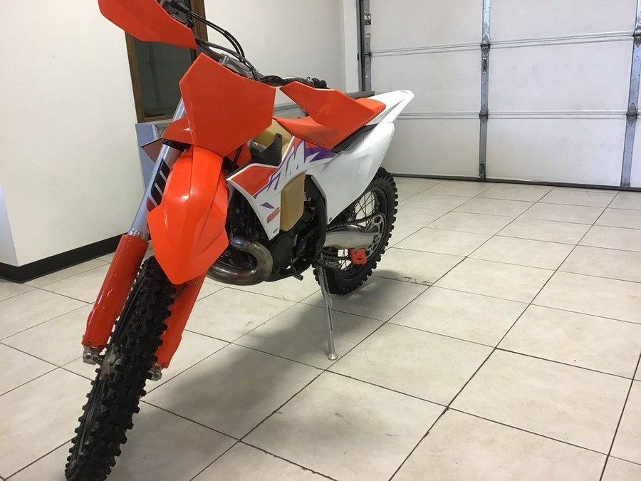 2023 KTM 300 XC