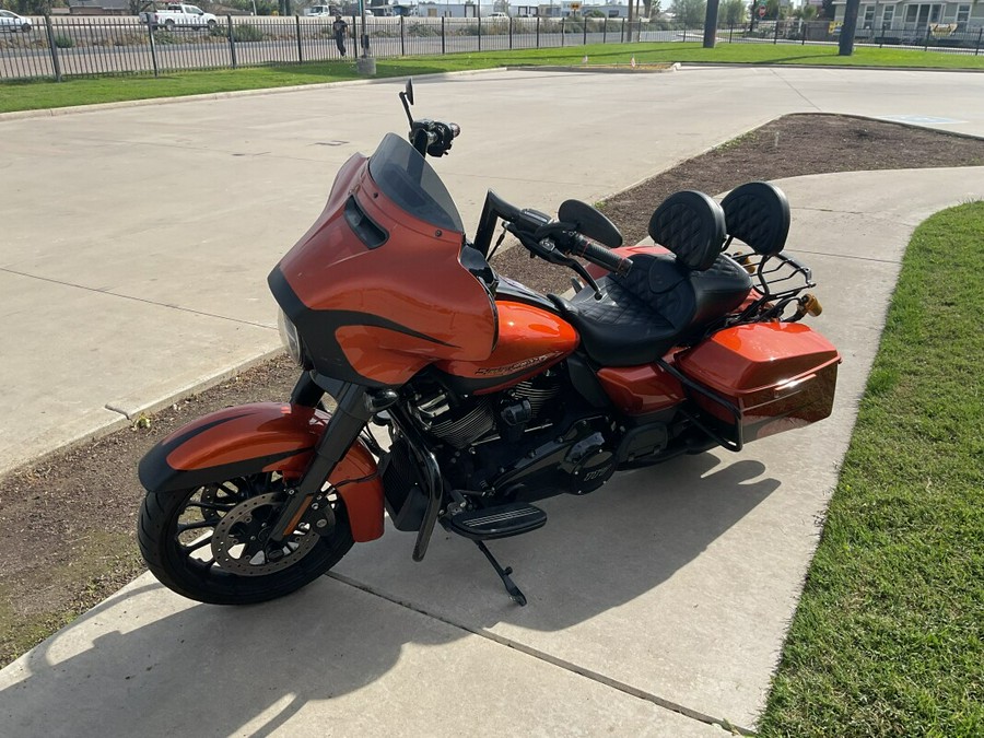 FLHXS 2019 Street Glide® Special