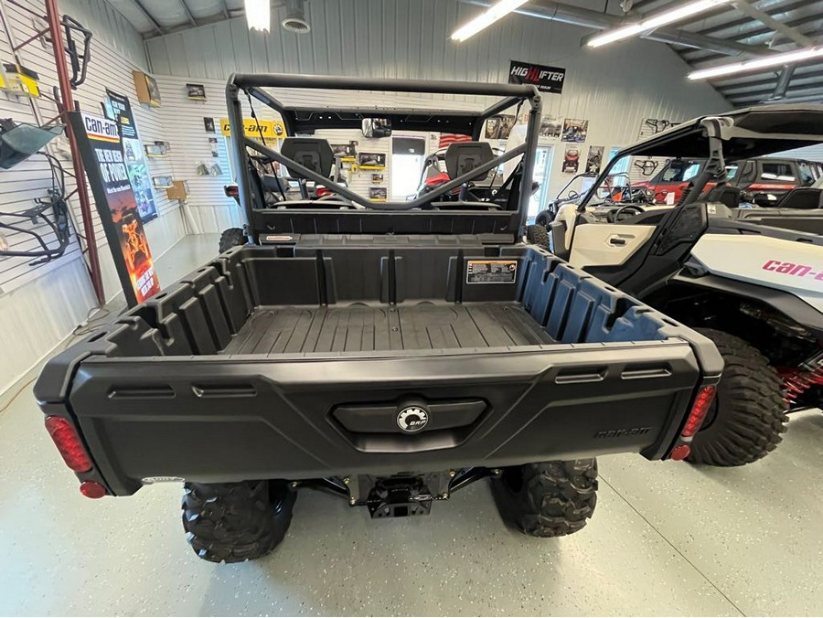 2024 Can-Am Defender DPS HD9 Fiery Red