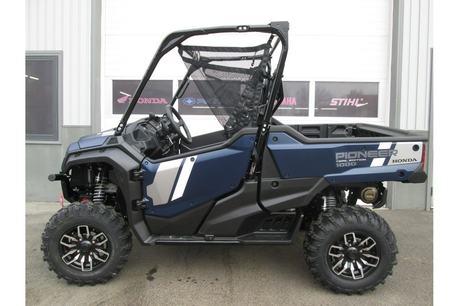 2023 Honda Pioneer 1000 Trail