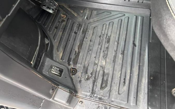 2023 Can-Am® Defender MAX Limited HD10