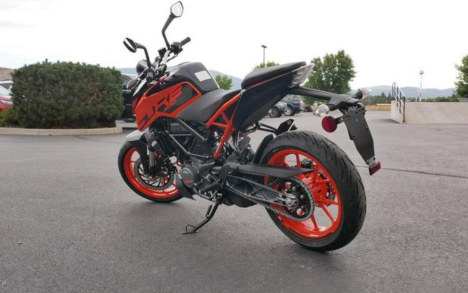 2023 KTM 200 Duke