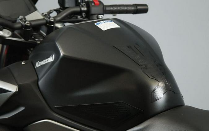 2025 Kawasaki Z500 SE ABS