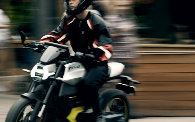 2025 Can-Am Pulse® 73