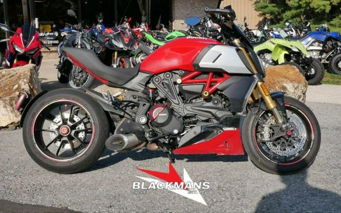 2021 Ducati Diavel 1260 S Ducati Red 1260