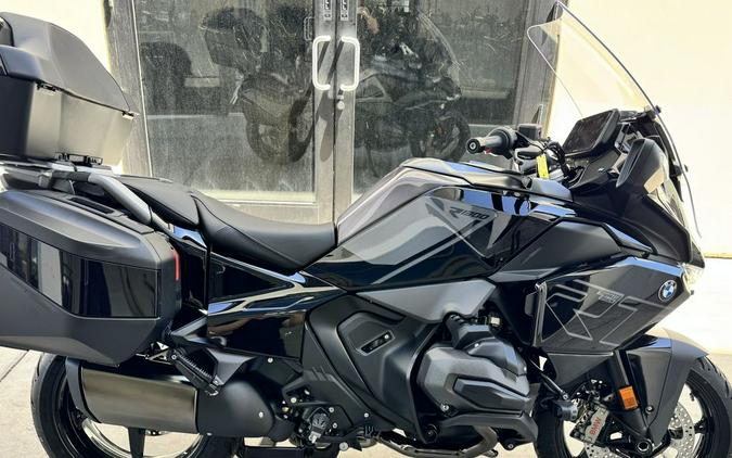 2026 BMW R 1300 RT Triple Black