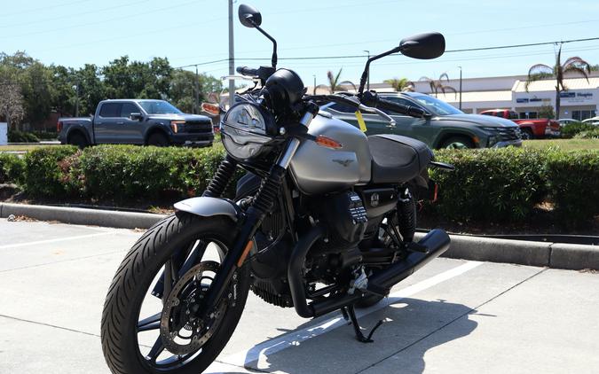 2023 Moto Guzzi V7 Stone