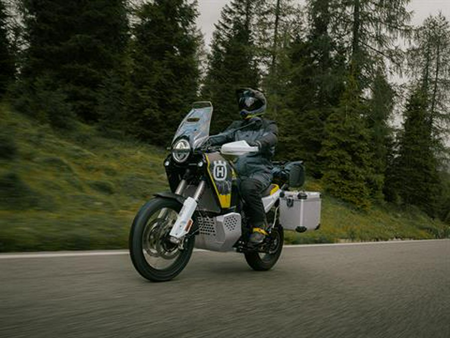 2025 Husqvarna Norden 901 Expedition