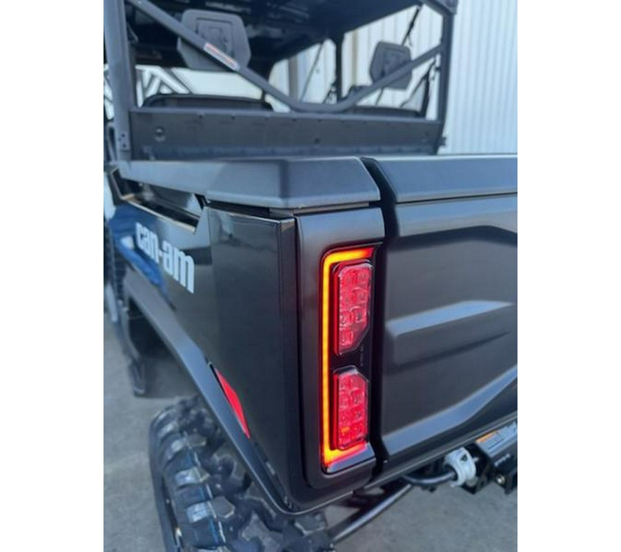 2026 Can-Am® Defender MAX XT HD11 With 10.25 in.display