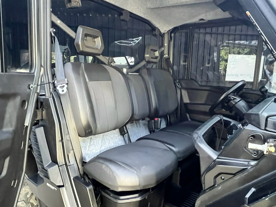 2026 Can-Am Defender XT CAB HD11