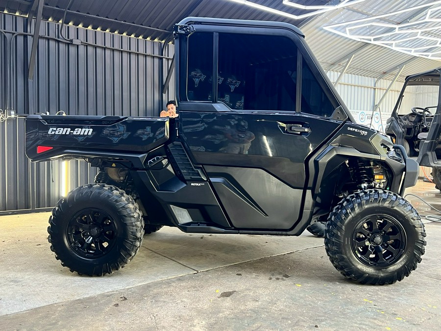 2026 Can-Am Defender XT CAB HD11