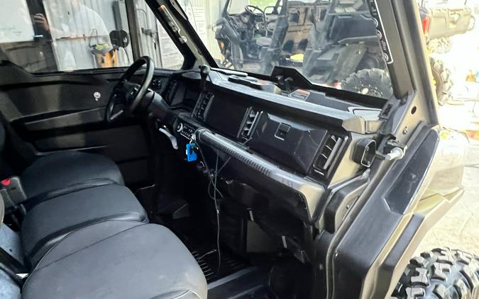2026 Can-Am Defender XT CAB HD11
