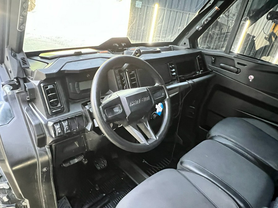 2026 Can-Am Defender XT CAB HD11
