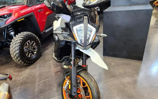 2024 KTM 890 SMT