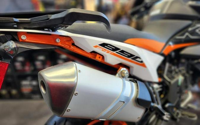 2024 KTM 890 SMT