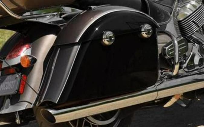 2018 Indian Motorcycle® Roadmaster® ABS Polish.Bronze Over Thund.Black w/Silver Pinst.