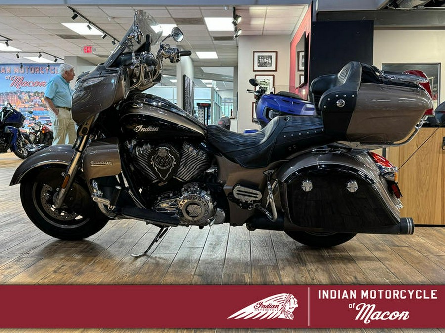 2018 Indian Motorcycle® Roadmaster® ABS Polish.Bronze Over Thund.Black w/Silver Pinst.