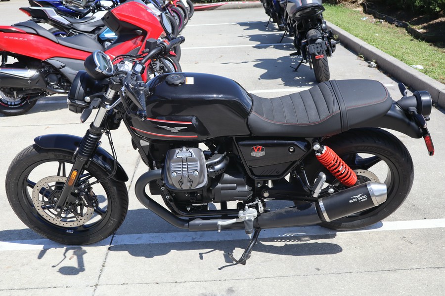 2024 Moto Guzzi V7 Stone