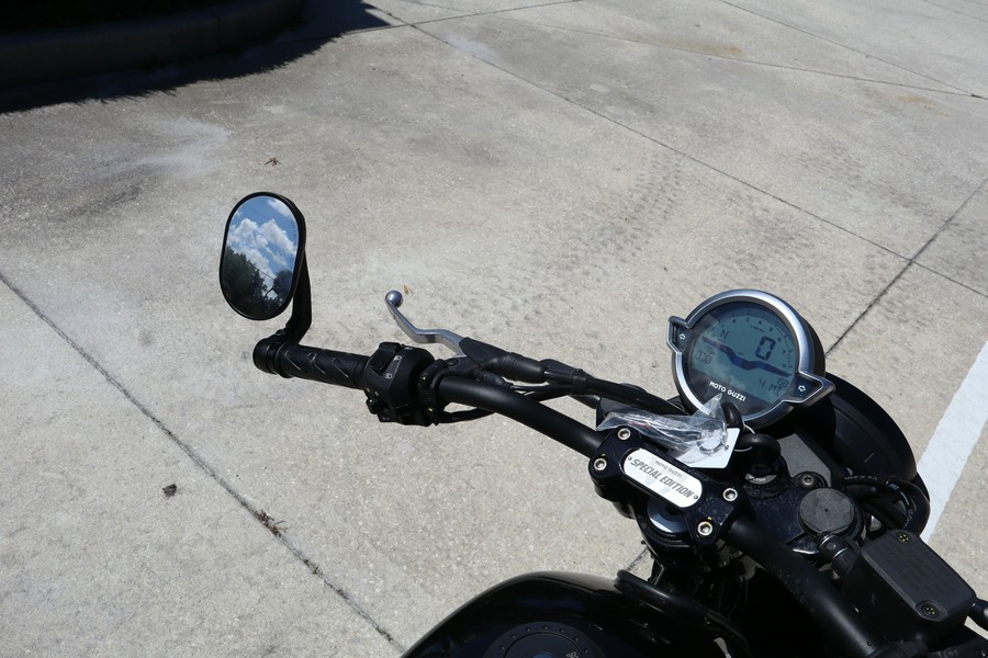 2024 Moto Guzzi V7 Stone