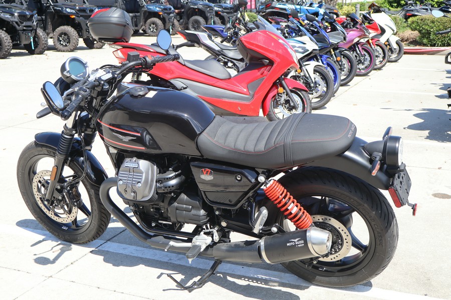2024 Moto Guzzi V7 Stone