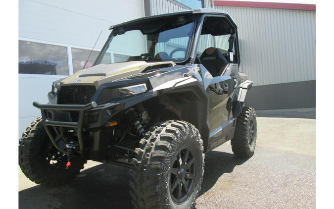 2023 Polaris Industries GENERAL XP 1000 Ultimate Black Crystal