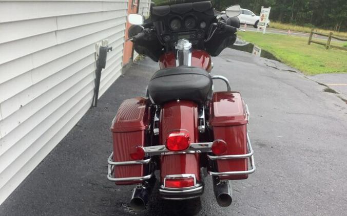 2009 Harley-Davidson Electra Glide® Classic Red Hot Sunglo