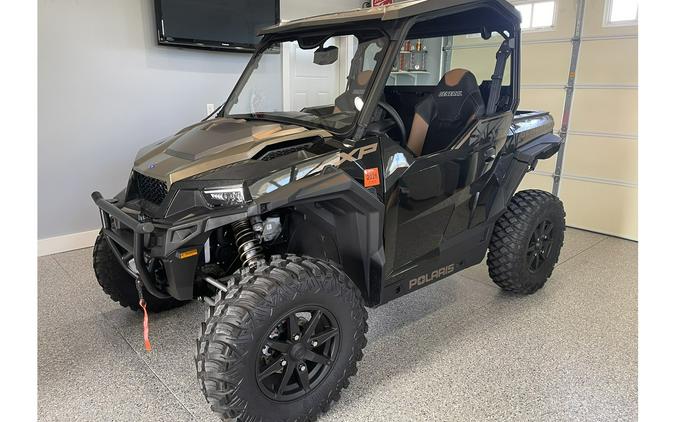 2022 Polaris Industries General XP 1000 Deluxe Black Crystal