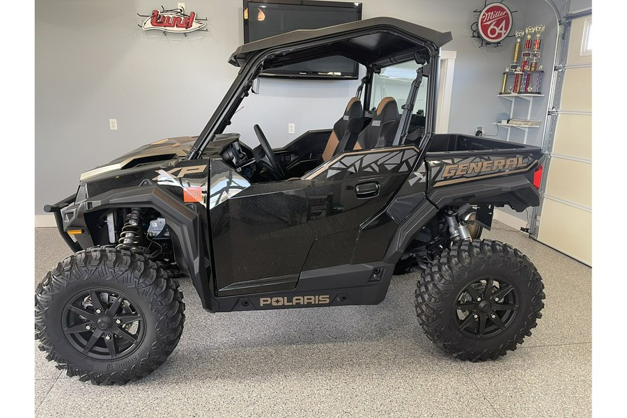 2022 Polaris Industries General XP 1000 Deluxe Black Crystal