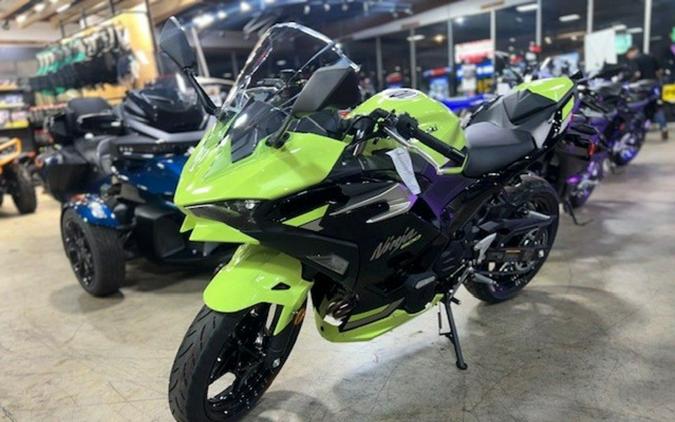 2026 Kawasaki Ninja 500 ABS Metallic Yellowish Green/Ebony