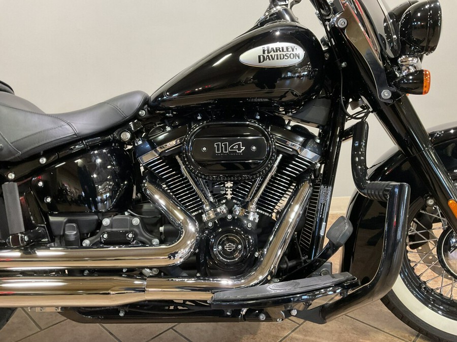 2021 Harley-Davidson® Heritage Classic 114 Vivid Black FLHCS