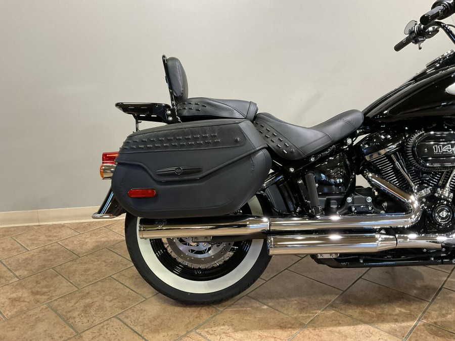 2021 Harley-Davidson® Heritage Classic 114 Vivid Black FLHCS