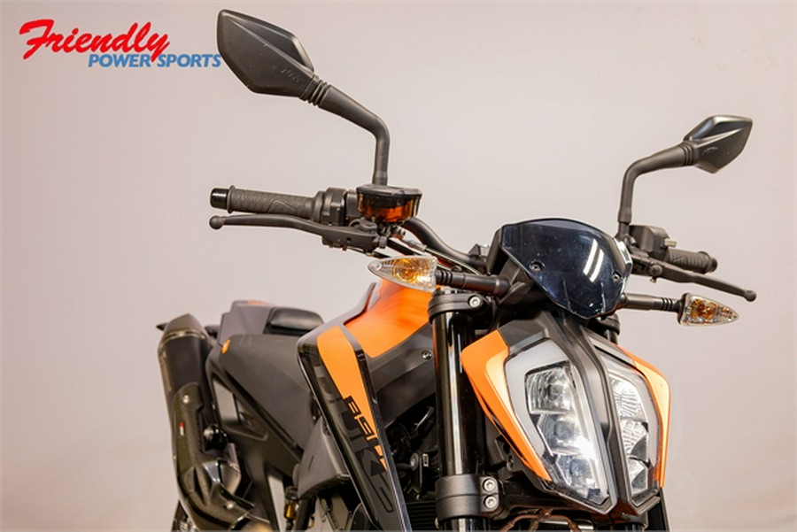 2022 KTM Duke 890