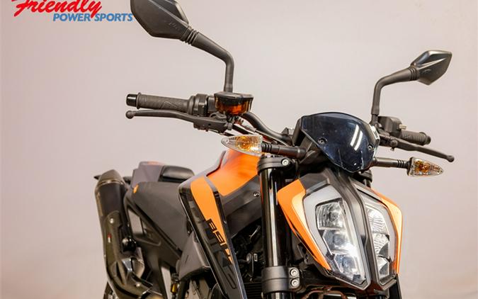 2022 KTM Duke 890